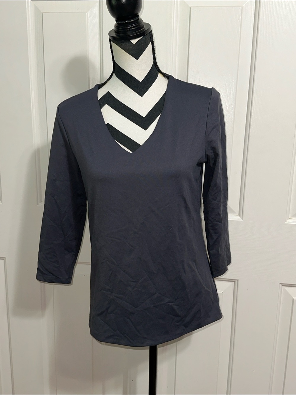 Judy P Women's Gray V-Neck 3/4 Sleeve Top